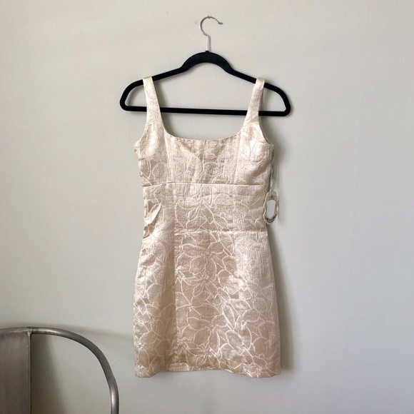 BB DAKOTA NWT Metallic Brocade Sheath Dress - Picture 2 of 6